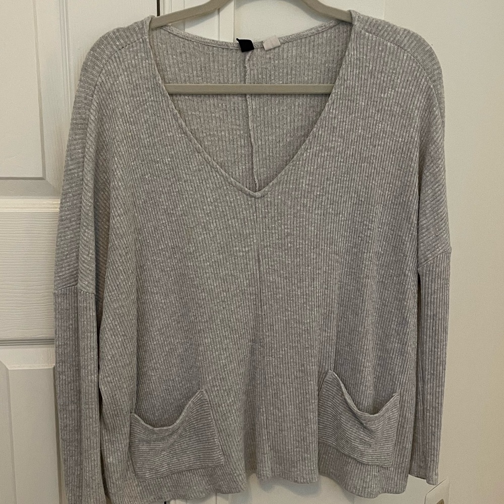 Urban Outfitters V-neck Grey Sweater (M)
